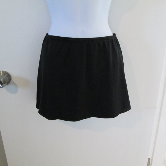 Coco Reef Paragon Swim Skirt - Classic Solids NWT - Picture 4 of 11